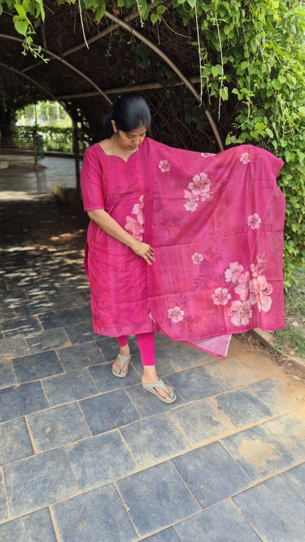 YANIRA 43- Kurti Set With Lining (Kurti & Dupatta)